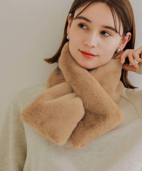 SMELLY（スメリー）の「エコファーティペット（マフラー・レディース・ベージュ/ブルー・-）」の11枚目の写真