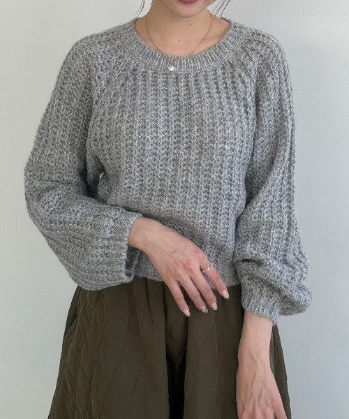 DAIS-Y（デイジー）の「ボリュームスリーブローゲージニット（ニット/セーター・レディース・ブルーグリーン/ピンク/グレー・FREE）」の2枚目の写真