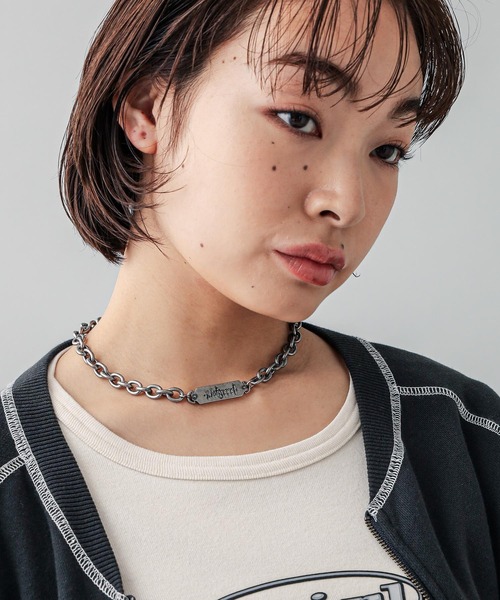 X-girl（エックスガール）の「GOTHIC LOGO PLATE NECKLACE（ネックレス・レディース・シルバー・ONE SIZE）」の9枚目の写真