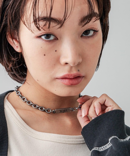 X-girl（エックスガール）の「GOTHIC LOGO PLATE NECKLACE（ネックレス・レディース・シルバー・ONE SIZE）」の8枚目の写真