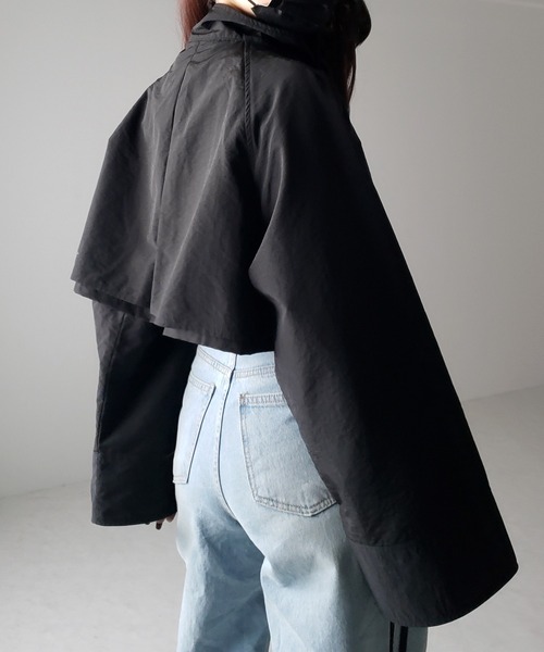 me+em select（ミームセレクト）の「【 ２WAY 】ワイドスリーブスタンドカラーナイロンショートトレンチコート（トレンチコート・レディース・グレイッシュベージュ/ブラック・FREE）」の9枚目の写真