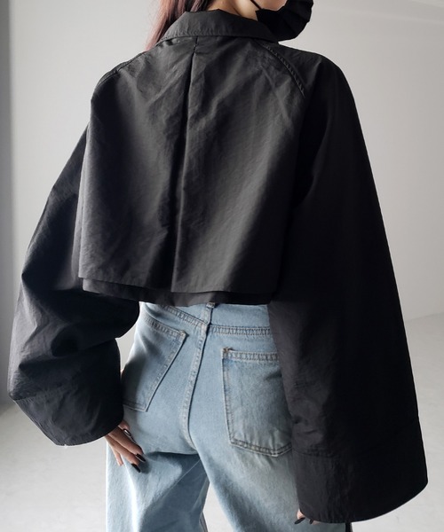 me+em select（ミームセレクト）の「【 ２WAY 】ワイドスリーブスタンドカラーナイロンショートトレンチコート（トレンチコート・レディース・グレイッシュベージュ/ブラック・FREE）」の18枚目の写真