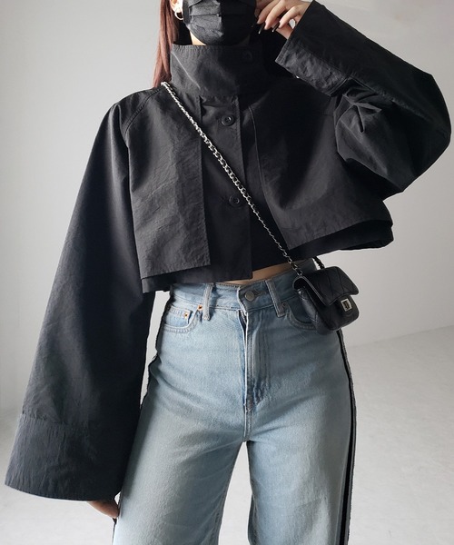 me+em select（ミームセレクト）の「【 ２WAY 】ワイドスリーブスタンドカラーナイロンショートトレンチコート（トレンチコート・レディース・グレイッシュベージュ/ブラック・FREE）」の5枚目の写真