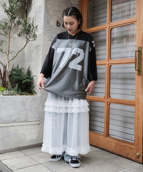 SPINNS(スピンズ)の「透けチュールティアードロングスカート(スカート・レディース・ブラック/ホワイト/イエロー/ブルー・ONESIZE)」の13枚目の写真