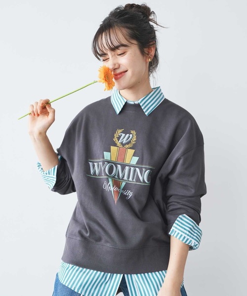 BAYFLOW（ベイフロー）の「カレッジロゴスウェット（スウェット・レディース・チャコールグレー/ライトグレー/ピンク/アイボリー・FREE）」の2枚目の写真