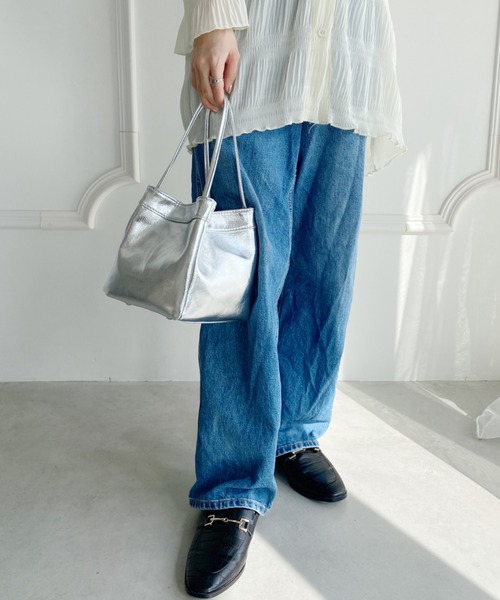 wears(ウェアーズ)の「スクエアデザインPUハンドバッグ(ハンドバッグ・レディース・ブラック/シルバー・FREE)」の17枚目の写真