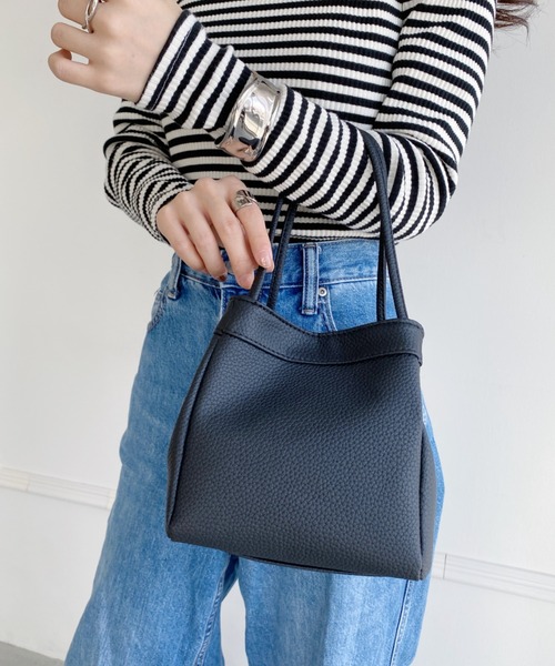 wears(ウェアーズ)の「スクエアデザインPUハンドバッグ(ハンドバッグ・レディース・ブラック/シルバー・FREE)」の5枚目の写真