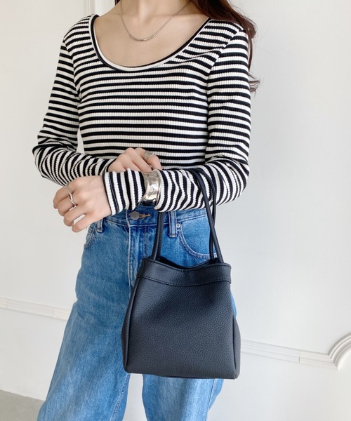 wears(ウェアーズ)の「スクエアデザインPUハンドバッグ(ハンドバッグ・レディース・ブラック/シルバー・FREE)」の4枚目の写真