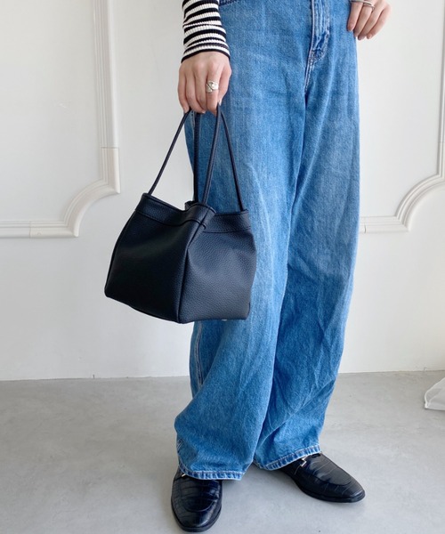 wears(ウェアーズ)の「スクエアデザインPUハンドバッグ(ハンドバッグ・レディース・ブラック/シルバー・FREE)」の7枚目の写真