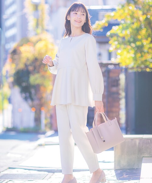 ITS'DEMO（イッツデモ）の「◆【普段着にも使える／卒業式・入学式／オフィス／セレモニー／ウエストゴム】ダブルクロステーパードパンツ（その他パンツ・レディース・ブラック/ナチュラル・00）」の18枚目の写真