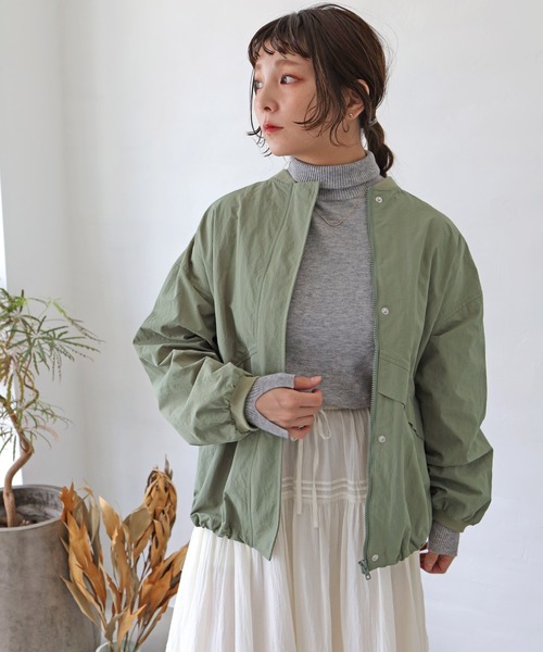 Crisp（クリスプ）の「ナイロンボリュームブルゾン（ブルゾン・レディース・カーキ/アイボリー・FREE）」の2枚目の写真