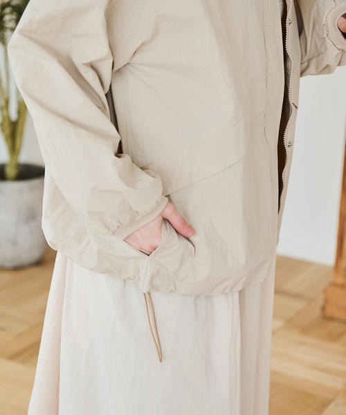 Crisp（クリスプ）の「ナイロンボリュームブルゾン（ブルゾン・レディース・カーキ/アイボリー・FREE）」の22枚目の写真