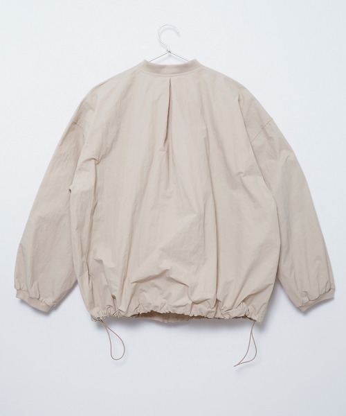 Crisp（クリスプ）の「ナイロンボリュームブルゾン（ブルゾン・レディース・カーキ/アイボリー・FREE）」の8枚目の写真