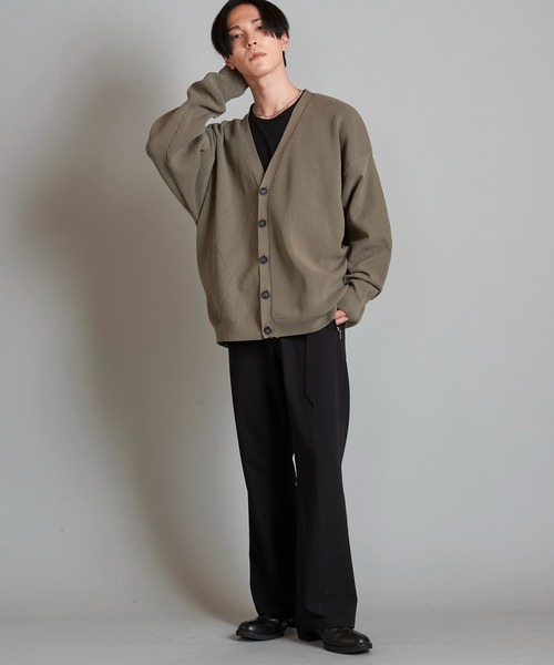 NO ID.（ノーアイディ）の「【NO ID.】Changing Knit V-Neck Cardigan / チェンジング ニット Vネック カーディガン（カーディガン/ボレロ・メンズ・グレイッシュベージュ/グレー/ブラック・ONE SIZE）」の16枚目の写真