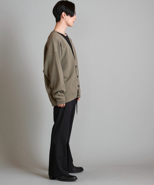 NO ID.（ノーアイディ）の「【NO ID.】Changing Knit V-Neck Cardigan / チェンジング ニット Vネック カーディガン（カーディガン/ボレロ・メンズ・グレイッシュベージュ/グレー/ブラック・ONE SIZE）」の17枚目の写真