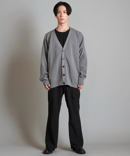 NO ID.（ノーアイディ）の「【NO ID.】Changing Knit V-Neck Cardigan / チェンジング ニット Vネック カーディガン（カーディガン/ボレロ・メンズ・グレイッシュベージュ/グレー/ブラック・ONE SIZE）」の5枚目の写真