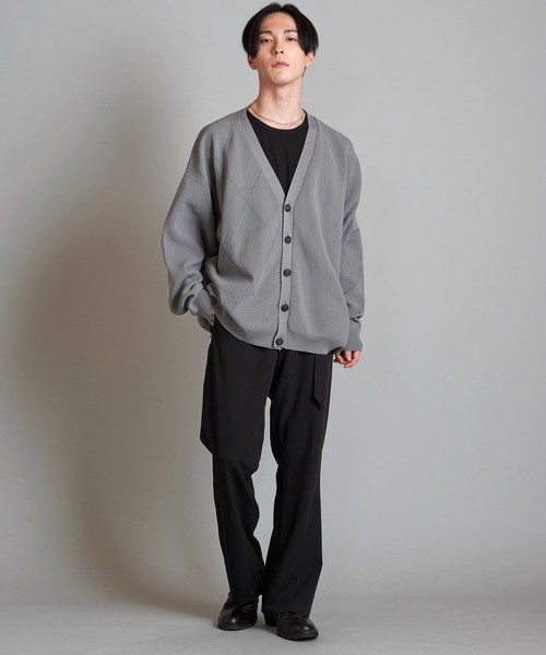 NO ID.（ノーアイディ）の「【NO ID.】Changing Knit V-Neck Cardigan / チェンジング ニット Vネック カーディガン（カーディガン/ボレロ・メンズ・グレイッシュベージュ/グレー/ブラック・ONE SIZE）」の6枚目の写真