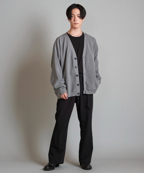 NO ID.（ノーアイディ）の「【NO ID.】Changing Knit V-Neck Cardigan / チェンジング ニット Vネック カーディガン（カーディガン/ボレロ・メンズ・グレイッシュベージュ/グレー/ブラック・ONE SIZE）」の11枚目の写真