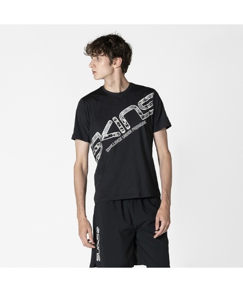 SKINS（スキンズ）の「【SKINS(スキンズ)/アクティブウェア】ビッグロゴTシャツ（Tシャツ/カットソー・メンズ・ホワイト/ブラック/ネイビー・52/48/46）」の4枚目の写真