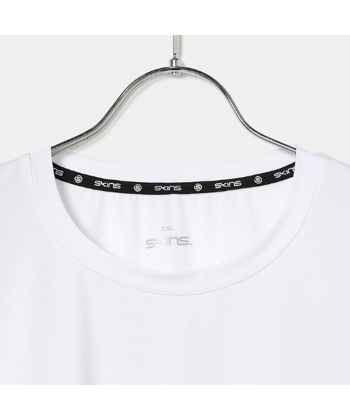 SKINS（スキンズ）の「【SKINS(スキンズ)/アクティブウェア】ビッグロゴTシャツ（Tシャツ/カットソー・メンズ・ホワイト/ブラック/ネイビー・52/48/46）」の11枚目の写真