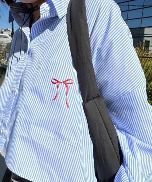 nemne store(ネンネストア)の「リボンモチーフ刺繍アソートストライプショートシャツ(シャツ/ブラウス・レディース・ライトブルー/アイボリー/ブルー・フリー)」の13枚目の写真