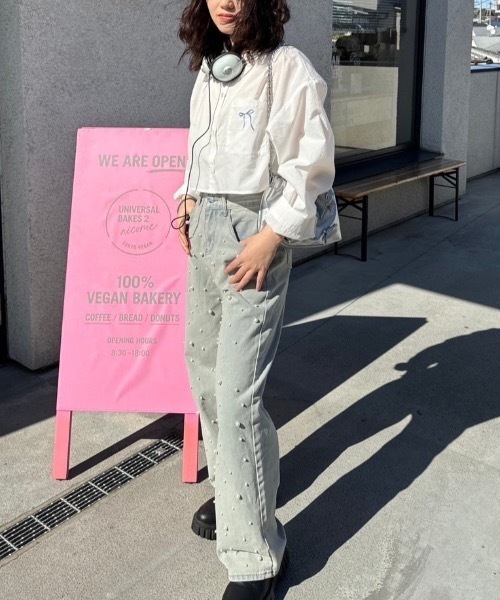 nemne store(ネンネストア)の「リボンモチーフ刺繍アソートストライプショートシャツ(シャツ/ブラウス・レディース・ライトブルー/アイボリー/ブルー・フリー)」の6枚目の写真