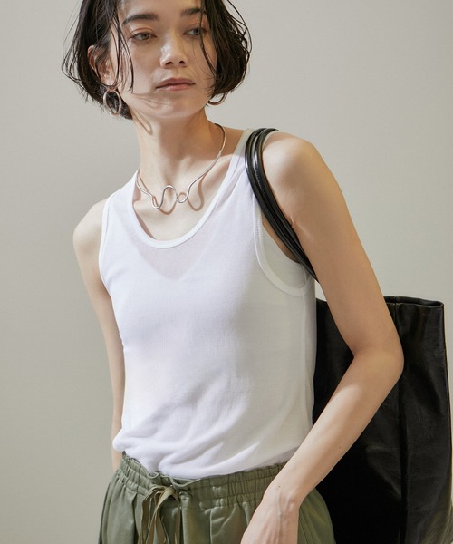 SALON adam et rope'（サロン アダム エ ロペ）の「nu=layerスクープネックタンクトップ（タンクトップ・レディース・ホワイト/ライトグレー/ブラック/イエロー/レッド・FREE）」の2枚目の写真