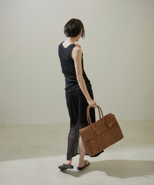 SALON adam et rope'（サロン アダム エ ロペ）の「nu=layerスクープネックタンクトップ（タンクトップ・レディース・ホワイト/ライトグレー/ブラック/イエロー/レッド・FREE）」の11枚目の写真