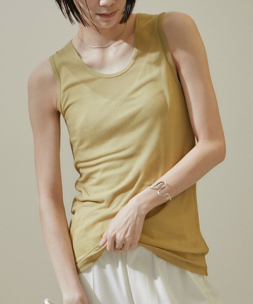 SALON adam et rope'（サロン アダム エ ロペ）の「nu=layerスクープネックタンクトップ（タンクトップ・レディース・ホワイト/ライトグレー/ブラック/イエロー/レッド・FREE）」の22枚目の写真