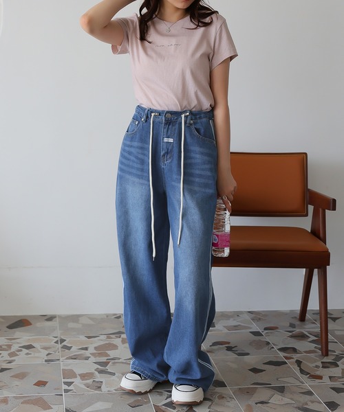 Girly Doll（ガーリードール）の「サイドラインデニムパンツ（デニムパンツ・レディース・ライトブルー/ダークブルー・L/M/S）」の11枚目の写真