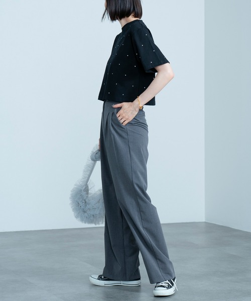 HEILIS(ヘイリス)の「ラインストーン付きクロップドTシャツ/ビジュー(Tシャツ/カットソー・レディース・ホワイト/ブラック・FREE)」の8枚目の写真