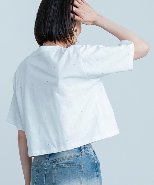 HEILIS(ヘイリス)の「ラインストーン付きクロップドTシャツ/ビジュー(Tシャツ/カットソー・レディース・ホワイト/ブラック・FREE)」の12枚目の写真