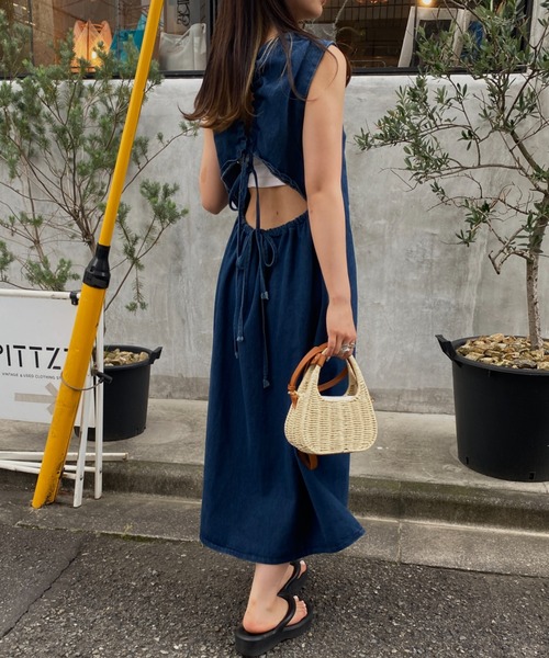 MYMOOD.(マイムード)の「バッグオープンデニムロングワンピース(ワンピース・レディース・ブルー・FREE)」の18枚目の写真