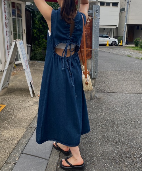 MYMOOD.(マイムード)の「バッグオープンデニムロングワンピース(ワンピース・レディース・ブルー・FREE)」の21枚目の写真