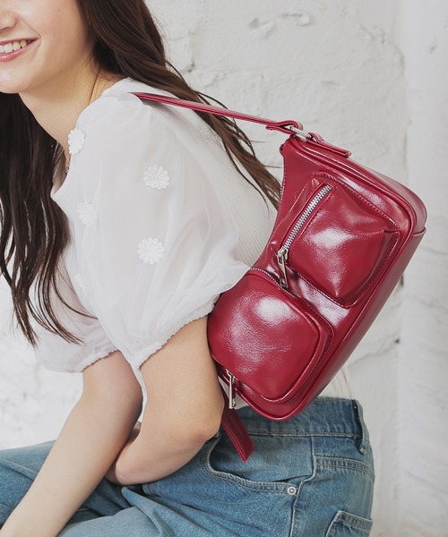 montana toons ショルダーバッグ ヤンキース バックスバニー レザー montana toons ショルダーバッグ ヤンキース バックスバニー