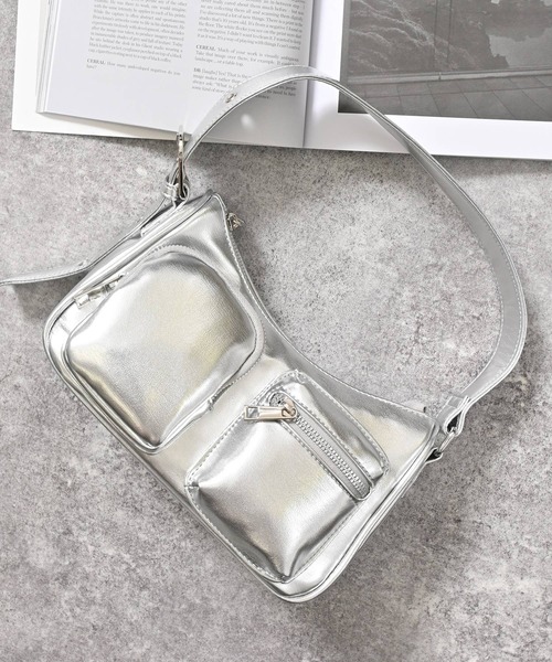 Honeys（ハニーズ）の「アウトポケットバッグ（ショルダーバッグ・レディース・シルバー/アイボリー/ブラック/グレー/レッド/ブラウン・FREE）」の6枚目の写真