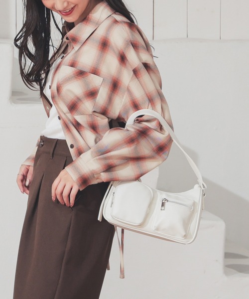 Honeys（ハニーズ）の「アウトポケットバッグ（ショルダーバッグ・レディース・シルバー/アイボリー/ブラック/グレー/レッド/ブラウン・FREE）」の9枚目の写真