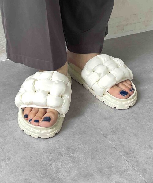 Thevon（ゼボン）の「パデットサンダル（サンダル・レディース・オフホワイト/ブラック・L/M）」の18枚目の写真