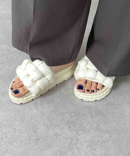 Thevon（ゼボン）の「パデットサンダル（サンダル・レディース・オフホワイト/ブラック・L/M）」の17枚目の写真
