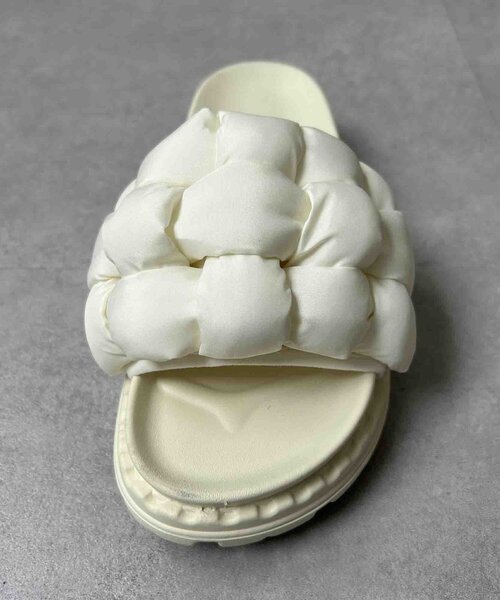 Thevon（ゼボン）の「パデットサンダル（サンダル・レディース・オフホワイト/ブラック・L/M）」の14枚目の写真