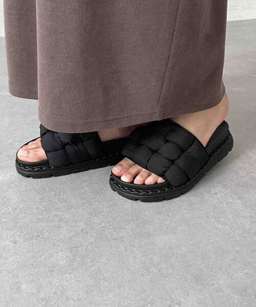 Thevon（ゼボン）の「パデットサンダル（サンダル・レディース・オフホワイト/ブラック・L/M）」の8枚目の写真