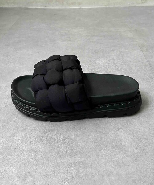 Thevon（ゼボン）の「パデットサンダル（サンダル・レディース・オフホワイト/ブラック・L/M）」の4枚目の写真