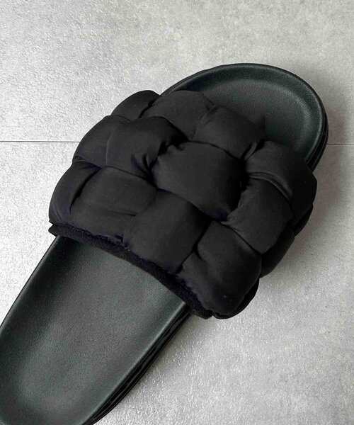 Thevon（ゼボン）の「パデットサンダル（サンダル・レディース・オフホワイト/ブラック・L/M）」の3枚目の写真