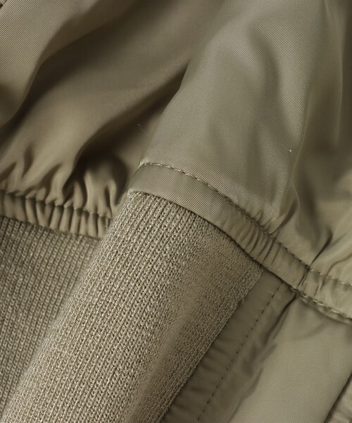 BEAMS HEART（ビームスハート）の「リバーシブル キルティング ブルゾン（ブルゾン・レディース・ライトグレー/ブラック/オリーブ・FREE）」の9枚目の写真