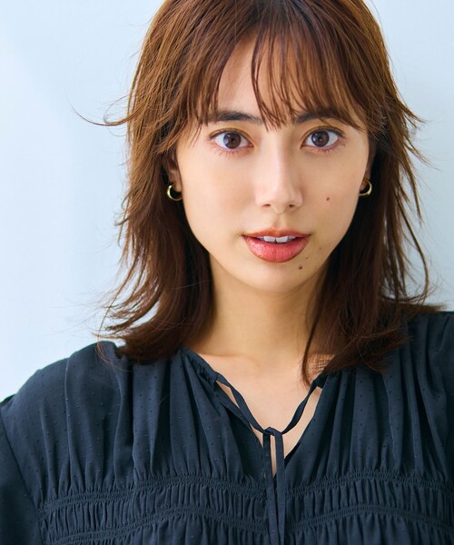 UNFILO（アンフィーロ）の「ドビーデシン ブラウス（シャツ/ブラウス・レディース・ダークグリーン系/アイボリー系/ブラック系・X-LARGE）」の17枚目の写真