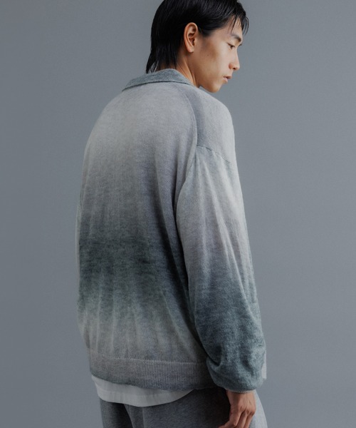 ADAM ET ROPE'(アダムエロペ)の「【WEB限定】シアー グラデーション ニットポロ カーディガン / ロングシーズン着用可能 / ユニセックス(カーディガン/ボレロ・メンズ・ライトグレー/ブルー系その他4/ブラウン系その他2・M/L)」の15枚目の写真