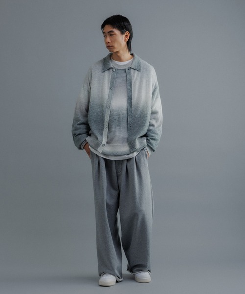 ADAM ET ROPE'(アダムエロペ)の「【WEB限定】シアー グラデーション ニットポロ カーディガン / ロングシーズン着用可能 / ユニセックス(カーディガン/ボレロ・メンズ・ライトグレー/ブルー系その他4/ブラウン系その他2・M/L)」の19枚目の写真