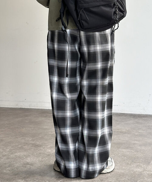 CPCM(シーピーシーエム)の「【ふわもこ】チェックイージーパンツ(その他パンツ・レディース・ブラウン/グリーン/ネイビー/ブラック・MEDIUM/LARGE)」の5枚目の写真