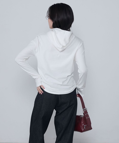le ELMi(ルエルミ)の「Compact hoodie pullover / コンパクトフーディカットソー(Tシャツ/カットソー・レディース・オフホワイト/グレー/ブラック・FREE)」の11枚目の写真