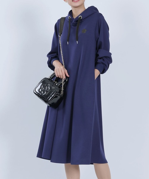 MARY QUANT（マリークワント）の「ダンボールニットフレアパーカ ワンピース（ワンピース・レディース・ブラック/グレー/ネイビー/グレー系その他・M）」の4枚目の写真